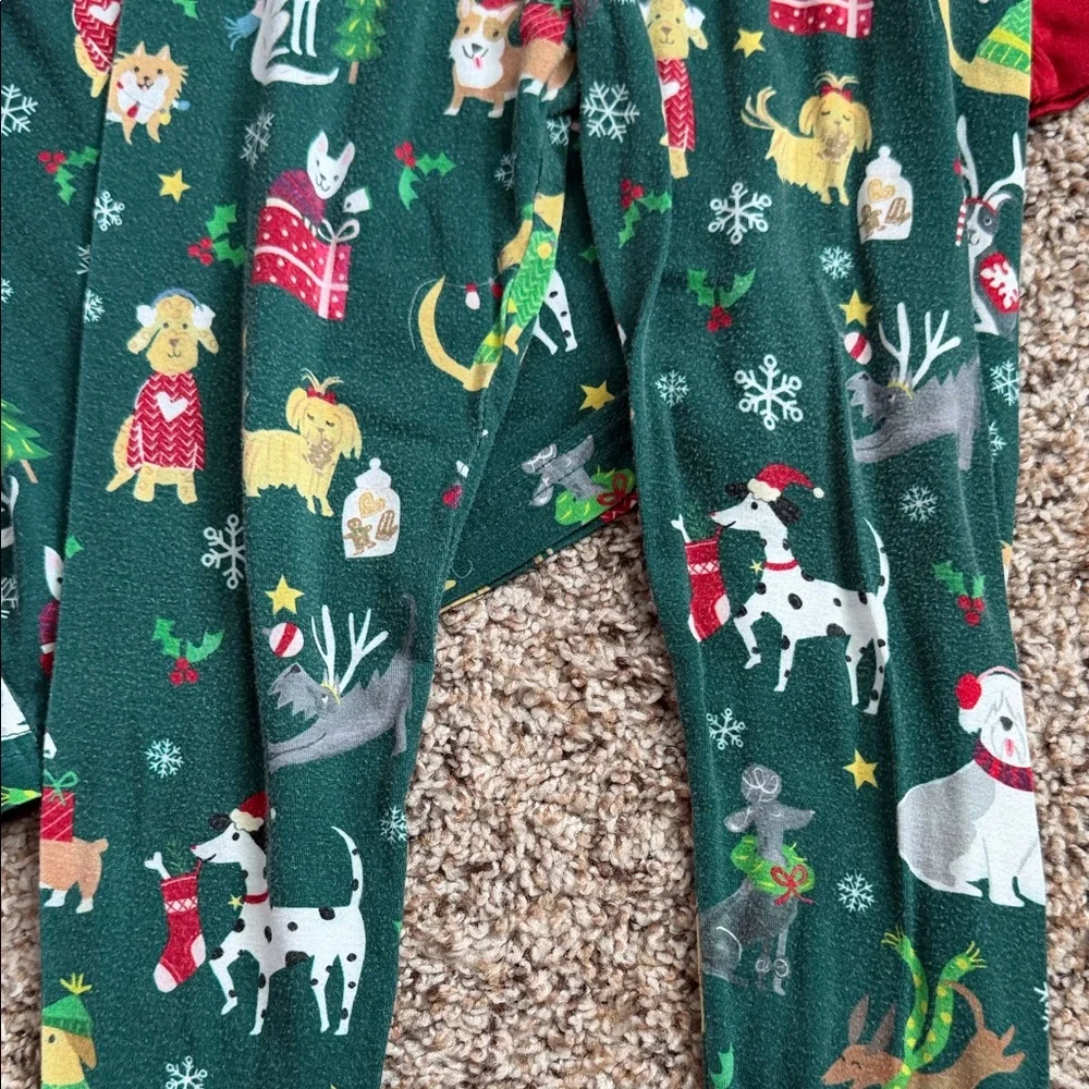 LITTLE SLEEPIES HOLIDAY HOUNDS TWO PIECE PAJAMA SET
